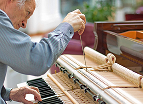 How do piano tuning lawyers tune the piano